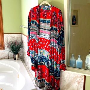 Never worn kimono (style) - can be worn versatile